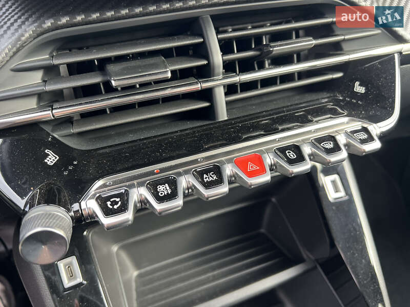 Позашляховик / Кросовер Peugeot e-2008 2022 в Луцьку