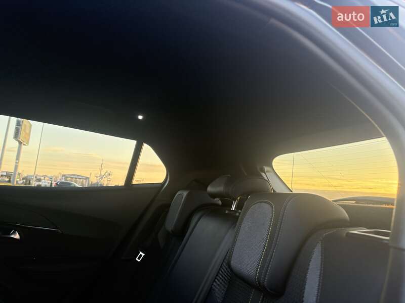 Позашляховик / Кросовер Peugeot e-2008 2021 в Львові