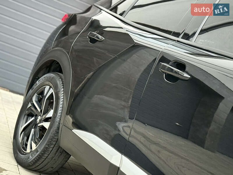 Внедорожник / Кроссовер Peugeot e-2008 2021 в Дрогобыче