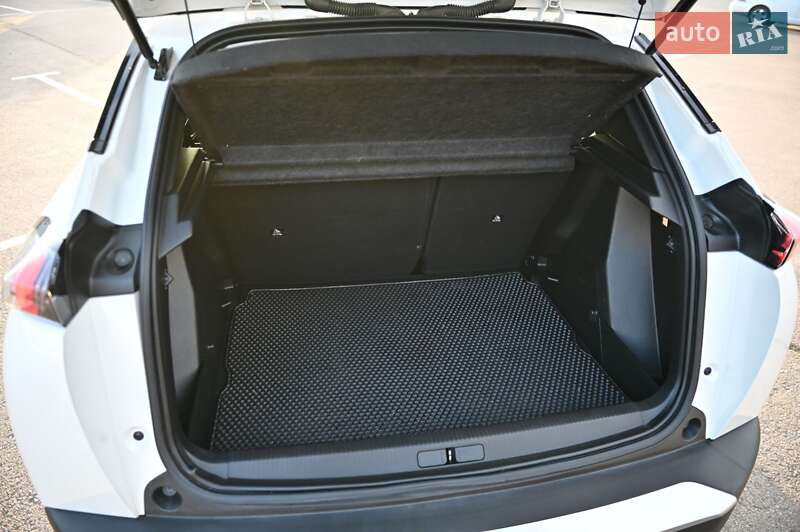 Внедорожник / Кроссовер Peugeot e-2008 2021 в Ровно