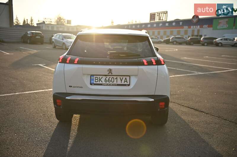 Внедорожник / Кроссовер Peugeot e-2008 2021 в Ровно