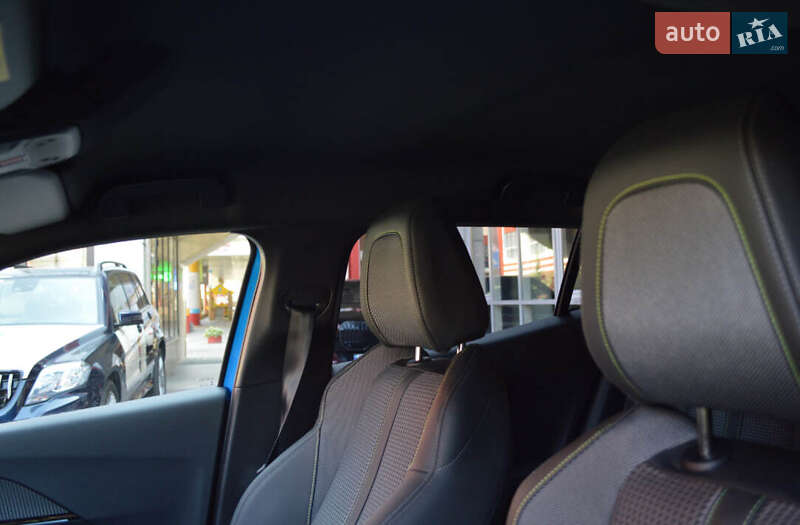 Внедорожник / Кроссовер Peugeot e-2008 2022 в Львове