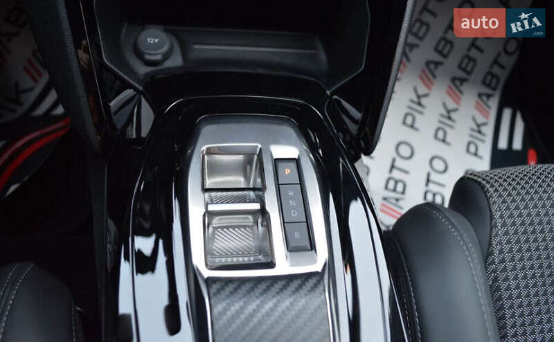 Внедорожник / Кроссовер Peugeot e-2008 2022 в Львове