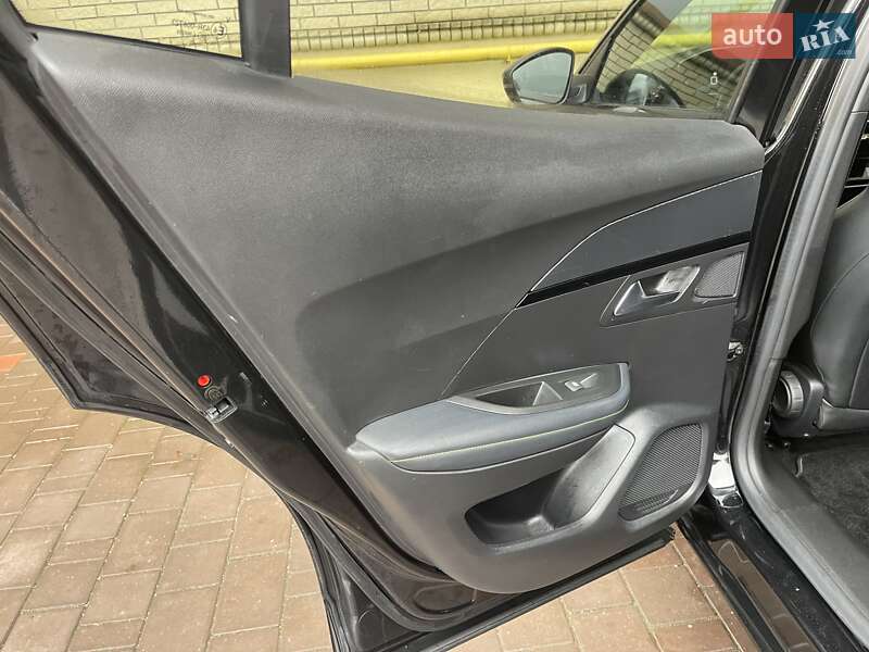 Внедорожник / Кроссовер Peugeot e-2008 2021 в Тернополе