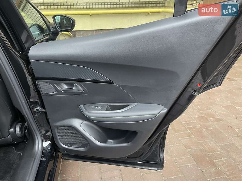 Внедорожник / Кроссовер Peugeot e-2008 2021 в Тернополе