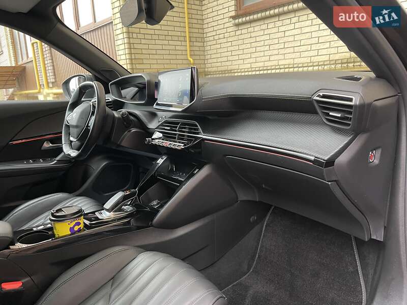 Внедорожник / Кроссовер Peugeot e-2008 2021 в Тернополе