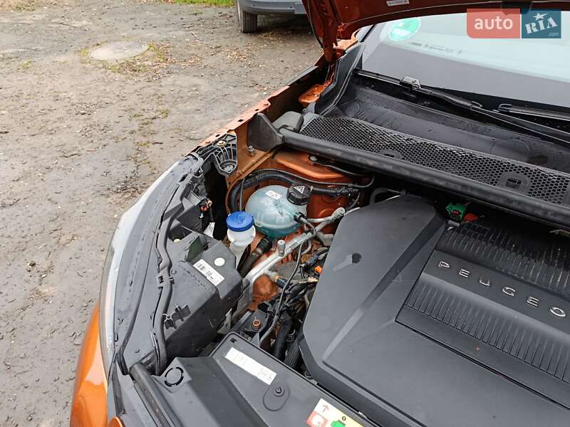 Внедорожник / Кроссовер Peugeot e-2008 2020 в Дубно