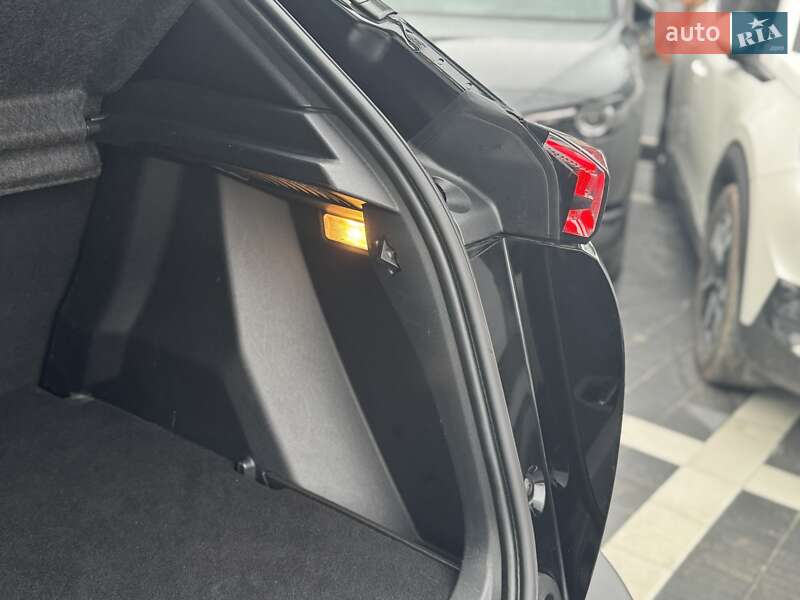 Внедорожник / Кроссовер Peugeot e-2008 2020 в Дрогобыче