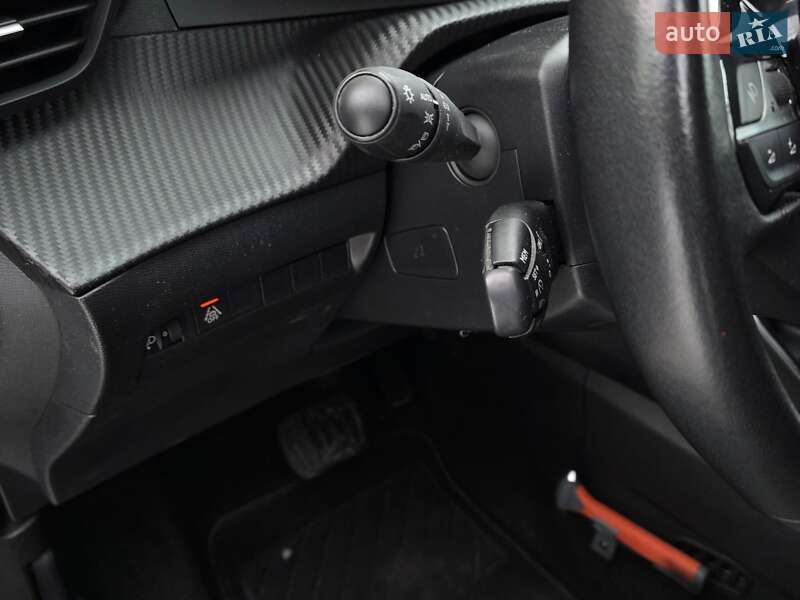 Внедорожник / Кроссовер Peugeot e-2008 2020 в Тернополе