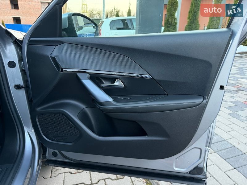 Внедорожник / Кроссовер Peugeot e-2008 2020 в Луцке