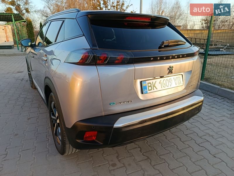 Внедорожник / Кроссовер Peugeot e-2008 2020 в Дубно