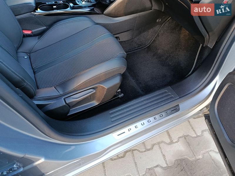 Внедорожник / Кроссовер Peugeot e-2008 2020 в Дубно