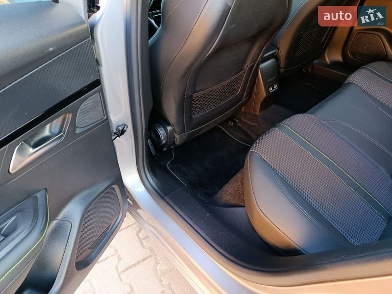 Внедорожник / Кроссовер Peugeot e-2008 2020 в Дубно