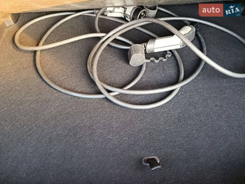 Внедорожник / Кроссовер Peugeot e-2008 2020 в Дубно