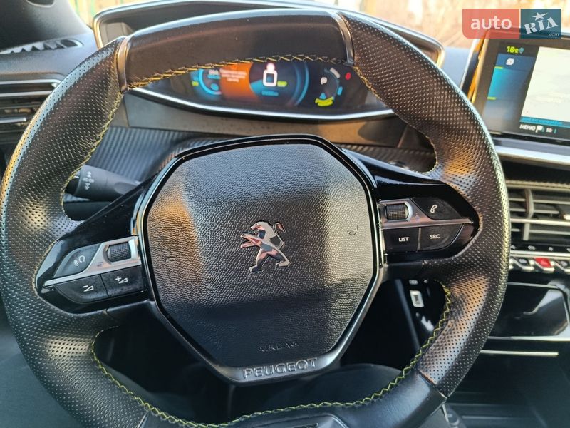 Внедорожник / Кроссовер Peugeot e-2008 2020 в Дубно