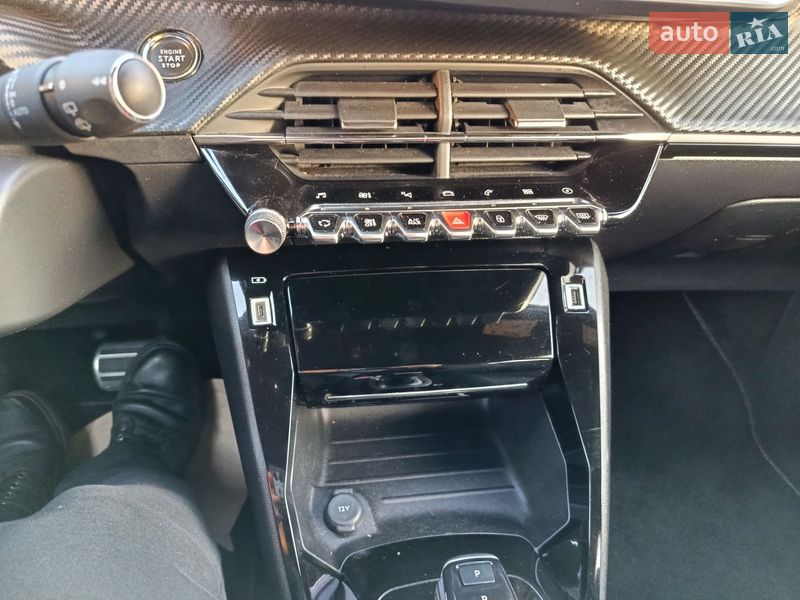 Внедорожник / Кроссовер Peugeot e-2008 2020 в Дубно