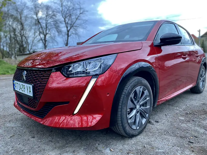 Peugeot e-208