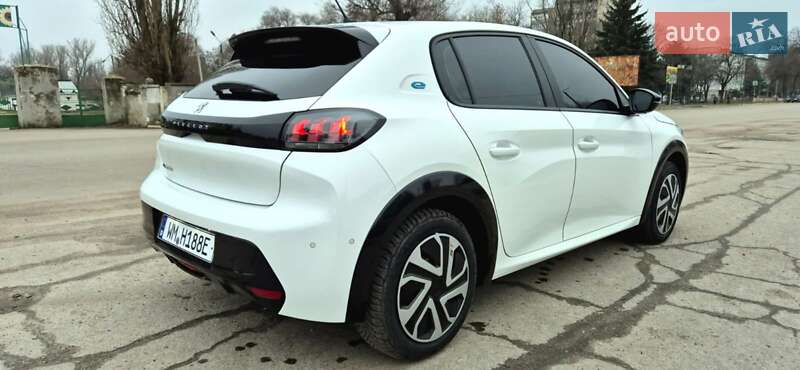 Хетчбек Peugeot e-208 2023 в Жовтих Водах