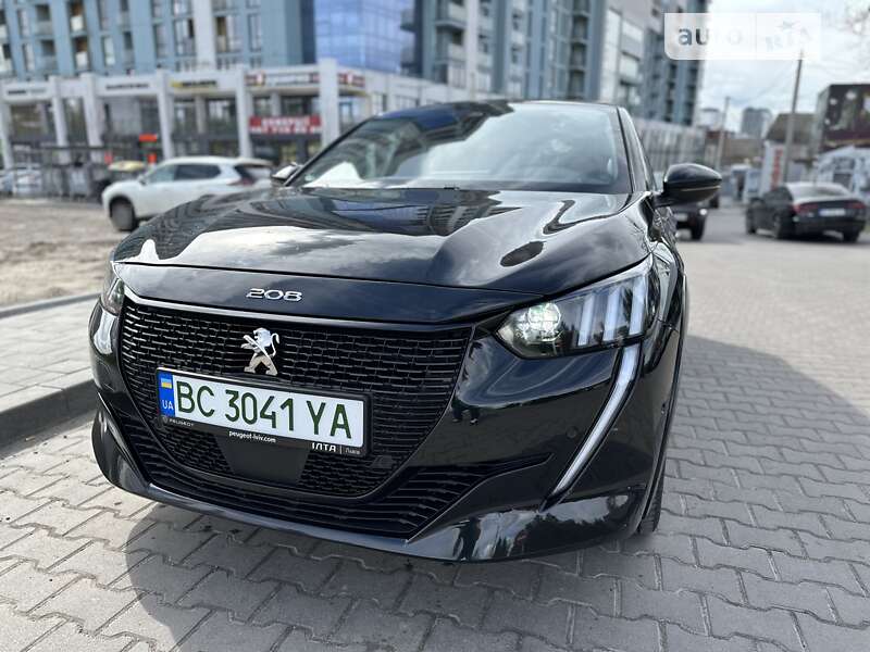 Хэтчбек Peugeot e-208 2022 в Львове