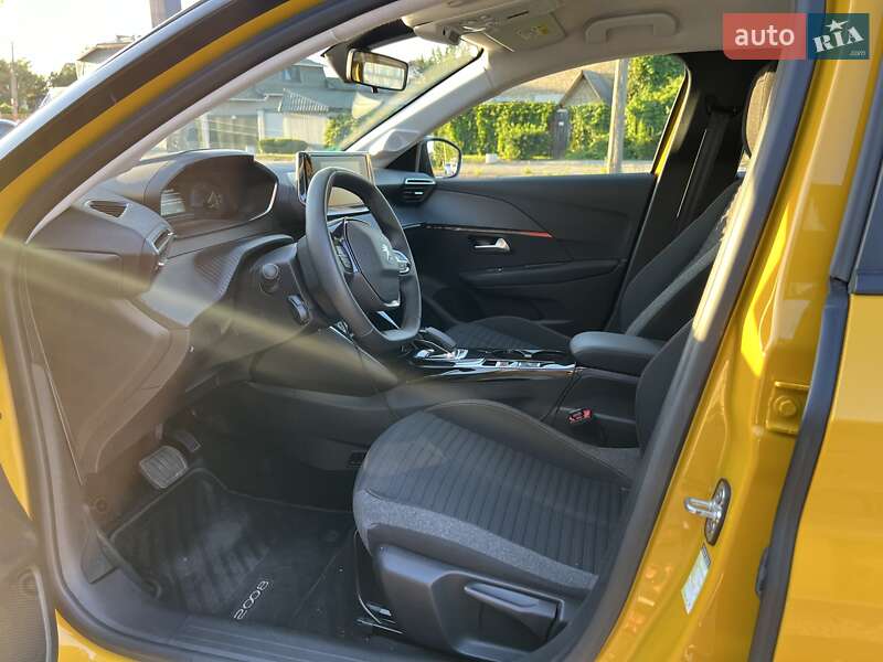 Хэтчбек Peugeot e-208 2021 в Киеве