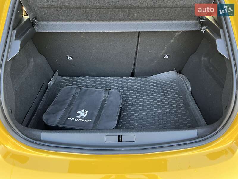 Хэтчбек Peugeot e-208 2021 в Киеве