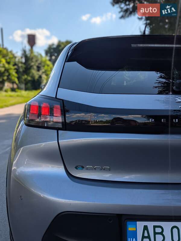Хэтчбек Peugeot e-208 2021 в Немирове