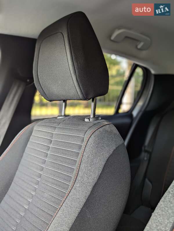 Хэтчбек Peugeot e-208 2021 в Немирове