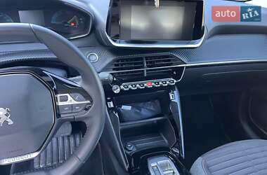 Хэтчбек Peugeot e-208 2022 в 