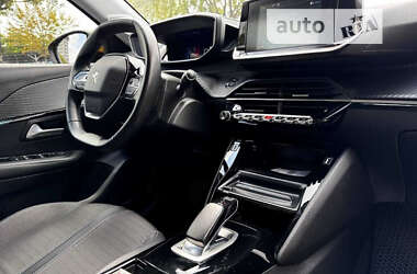 Хэтчбек Peugeot e-208 2020 в 