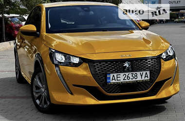Хэтчбек Peugeot e-208 2020 в 