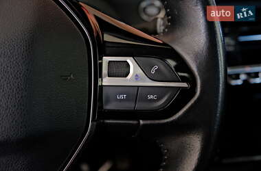 Хэтчбек Peugeot e-208 2021 в 