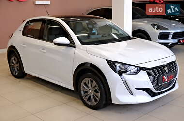 Хэтчбек Peugeot e-208 2021 в 