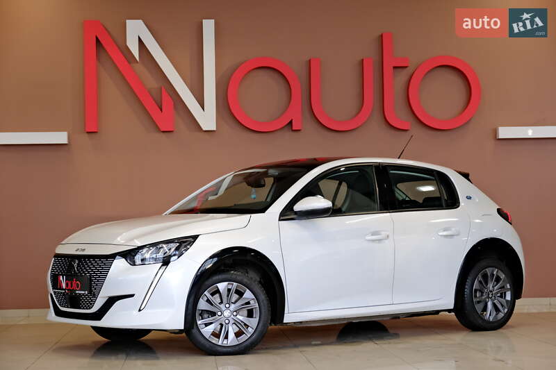 Хэтчбек Peugeot e-208 2021 в 
