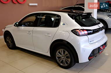 Хэтчбек Peugeot e-208 2021 в 