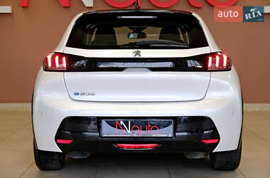 Хэтчбек Peugeot e-208 2021 в 