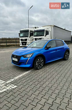 Хэтчбек Peugeot e-208 2021 в 