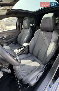 Хетчбек Peugeot e-208 2022 в 