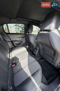 Хетчбек Peugeot e-208 2022 в 