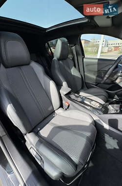Хетчбек Peugeot e-208 2022 в 