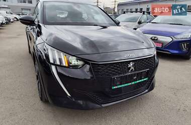 Хэтчбек Peugeot e-208 2020 в 