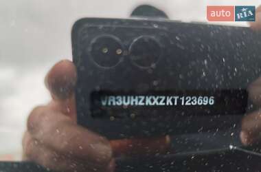 Хэтчбек Peugeot e-208 2020 в 