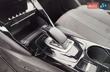 Хэтчбек Peugeot e-208 2020 в 
