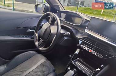 Хэтчбек Peugeot e-208 2021 в 
