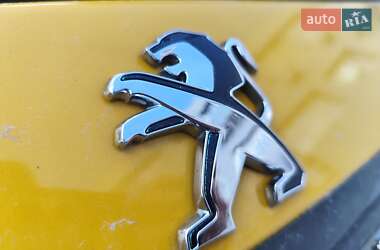 Хэтчбек Peugeot e-208 2021 в 