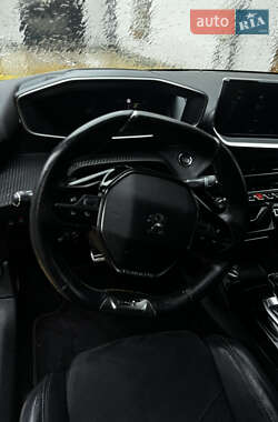 Хэтчбек Peugeot e-208 2021 в 