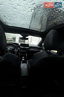 Хэтчбек Peugeot e-208 2021 в 