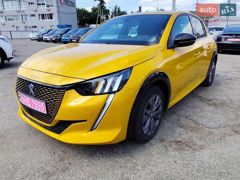 Peugeot e-208 2021