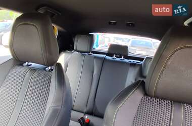 Хэтчбек Peugeot e-208 2021 в 
