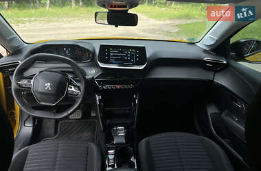 Хетчбек Peugeot e-208 2022 в 