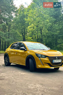 Peugeot e-208 2022